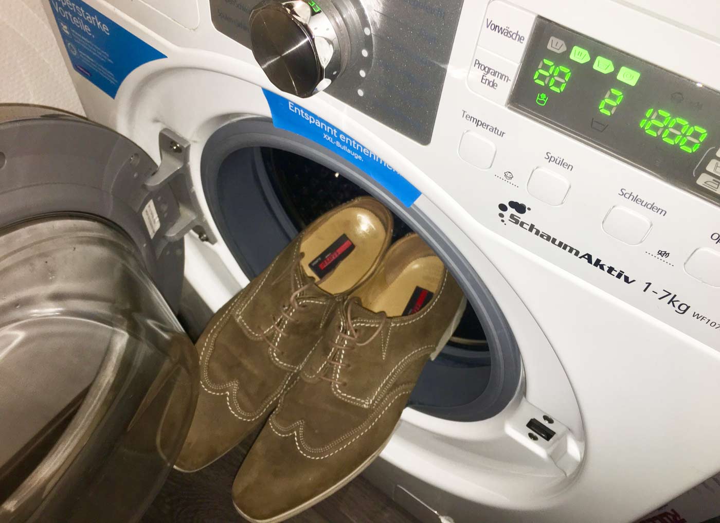 Wie Schuhe in Waschmaschine waschen? Antworten dazu im schuhplus-Blog