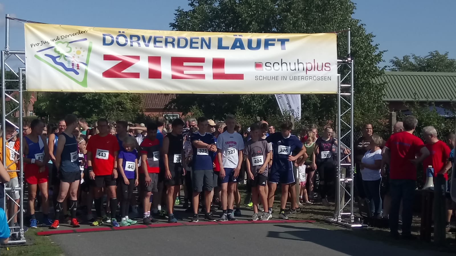 Dörverden läuft mit schuhplus als Hauptsponsor