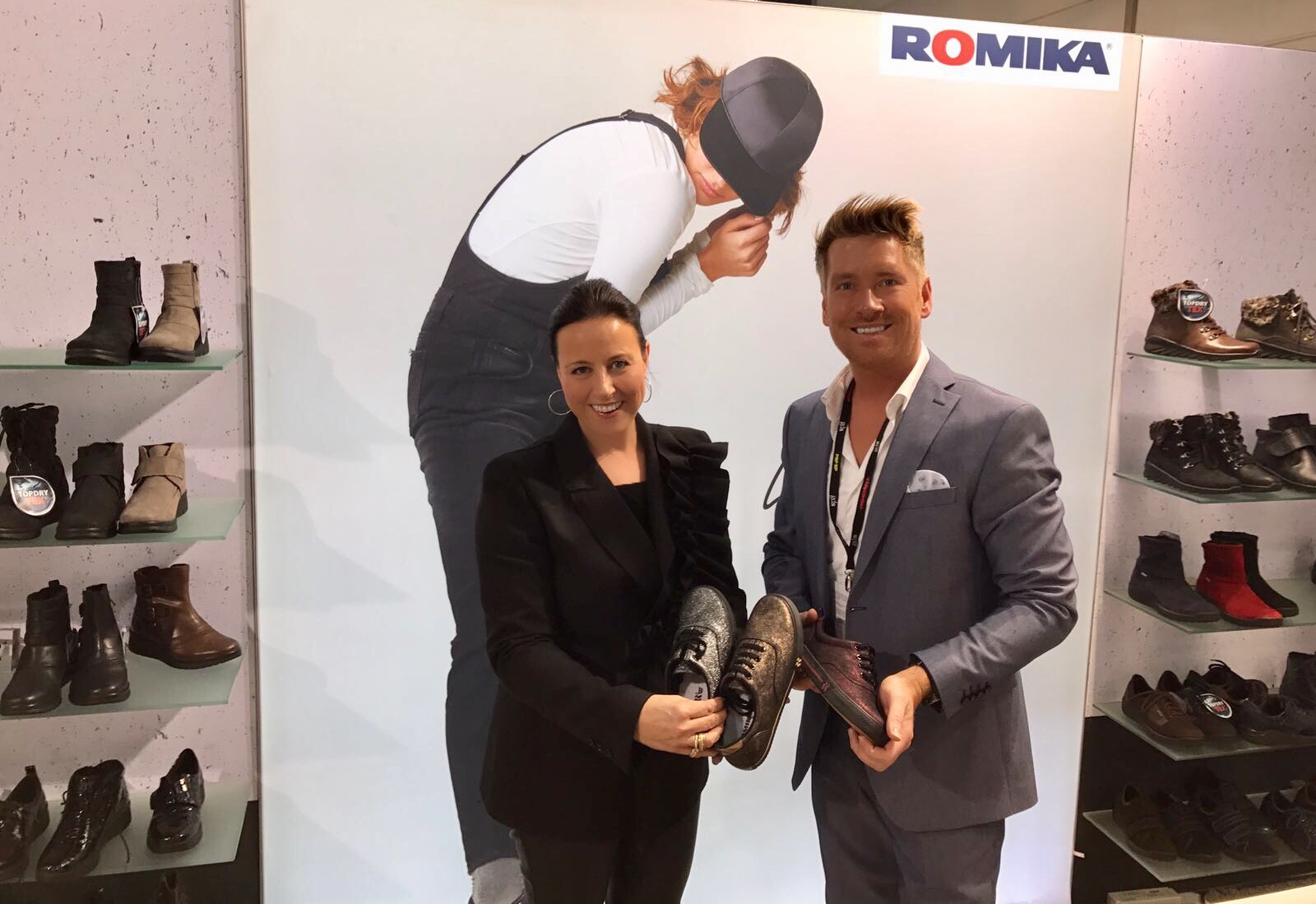 Kay Zimmer, Geschäftsführer von schuhplus - Schuhe in Übergrößen - im Gespräch mit Sylvia Klemens, Geschäftsführerin von Romika Shoes