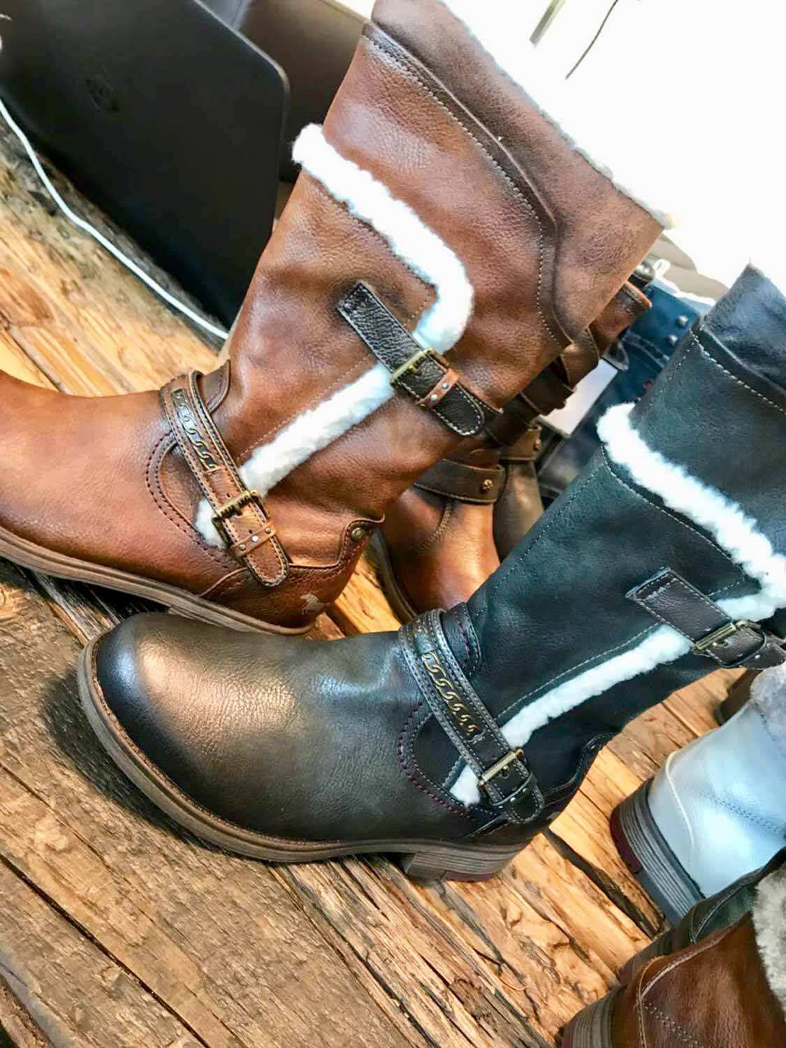 Mustang Schuhe in Übergrößen bei schuhplus sind bei dem Spezialisten für große Damenschuhe sowie große Herrenschuhe sehr beliebt.