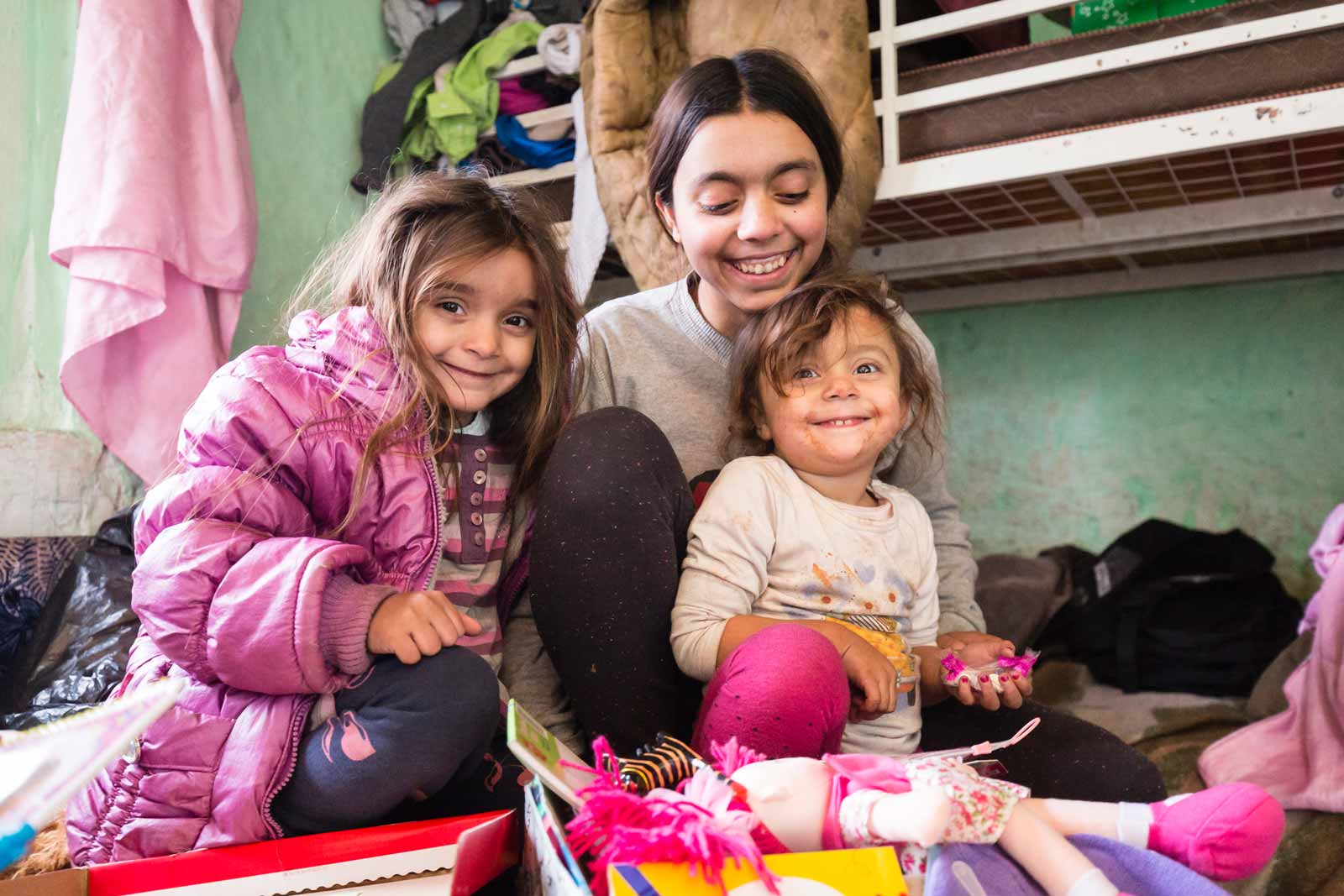 schuhplus - Schuhe in Übergrößen - unterstützt die Aktion Weihnachten im Schuhkarton - Kinder in Not - Geschenke der Hoffnung