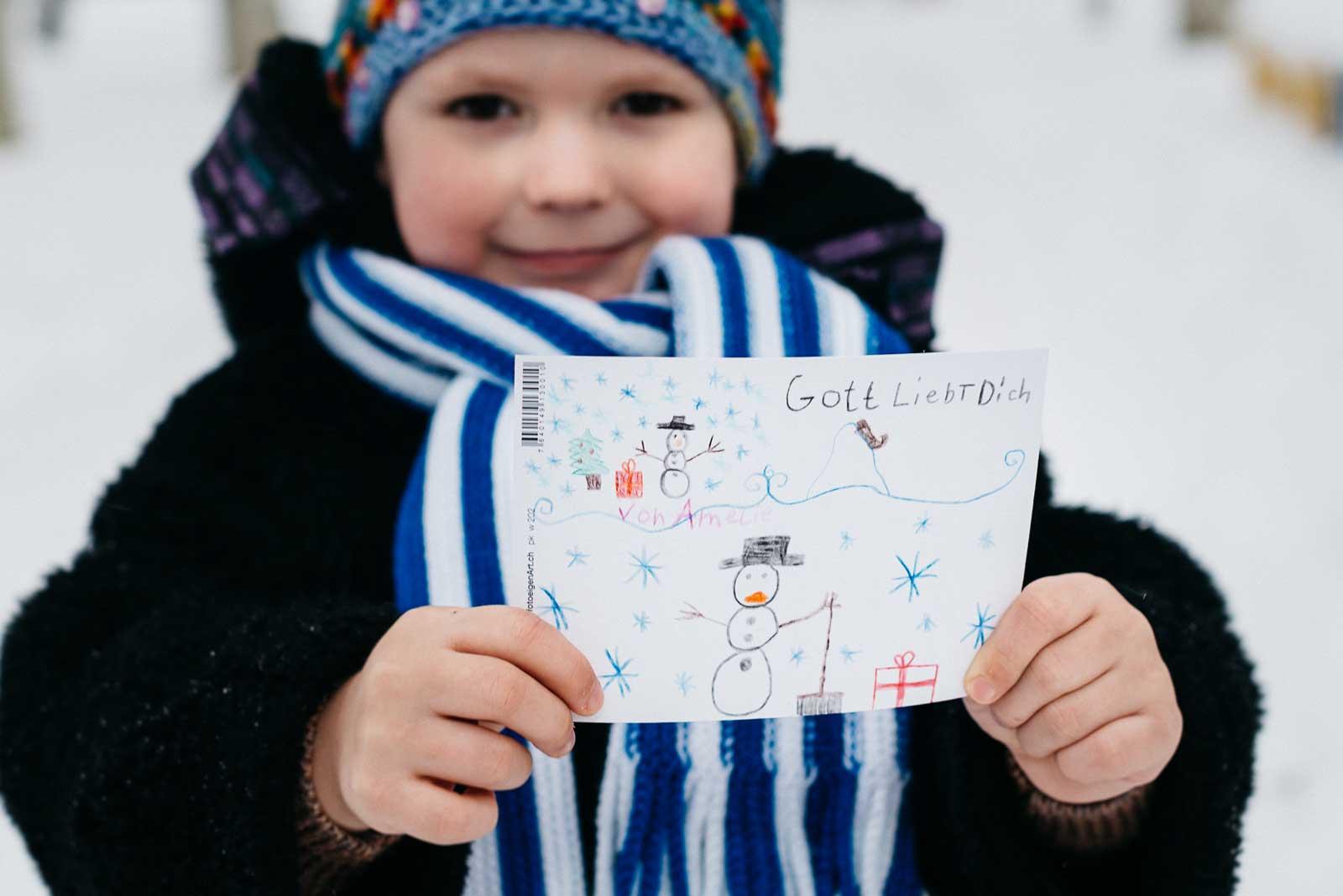 schuhplus - Schuhe in Übergrößen - unterstützt die Aktion Weihnachten im Schuhkarton - Kinder in Not - Geschenke der Hoffnung