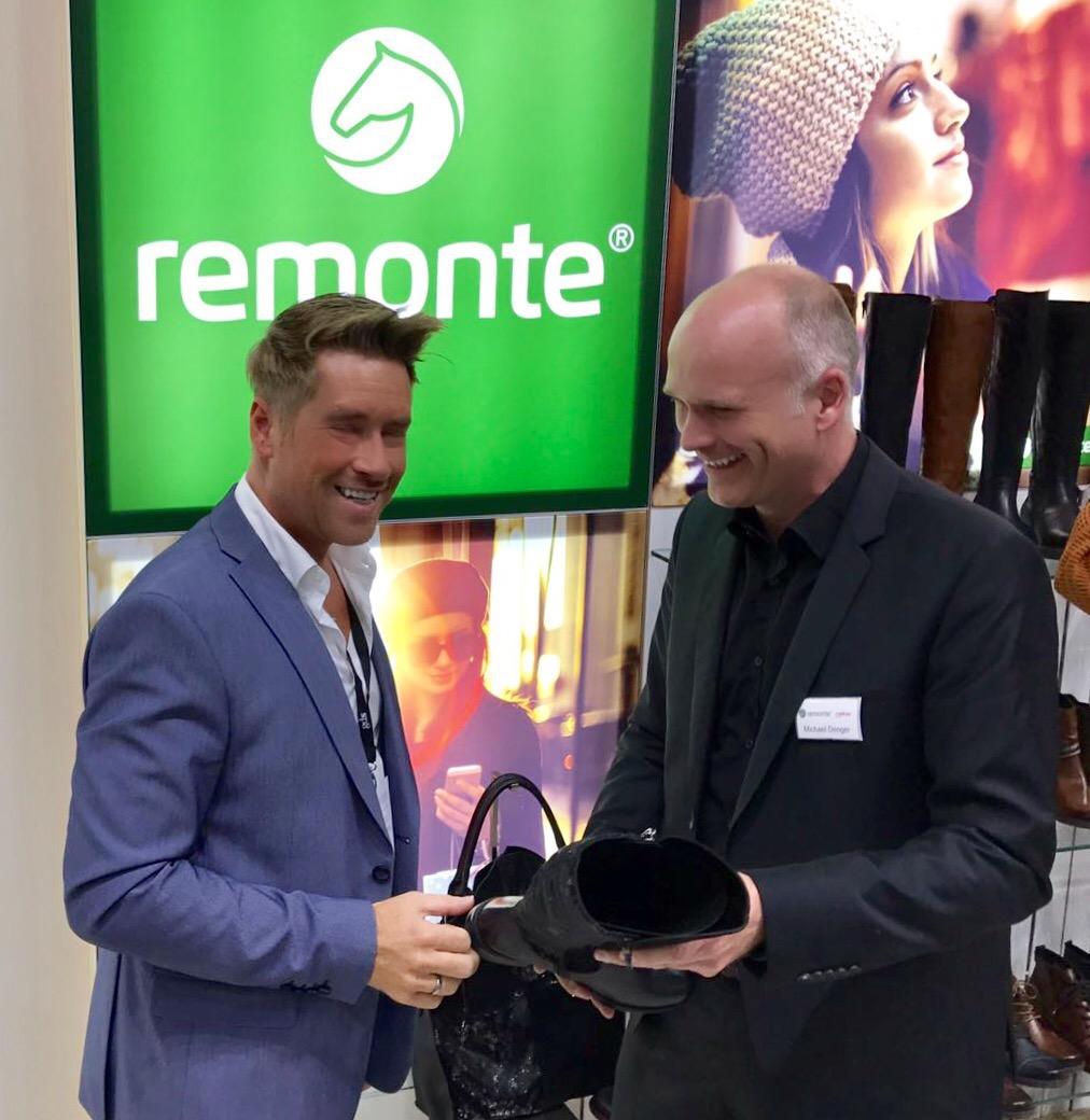 Verstehen sich sehr gut: schuhplus - Schuhe in Übergrößen - Chef Kay Zimmer und Michael Denger, Vertriebsleiter bei Romika Shoes