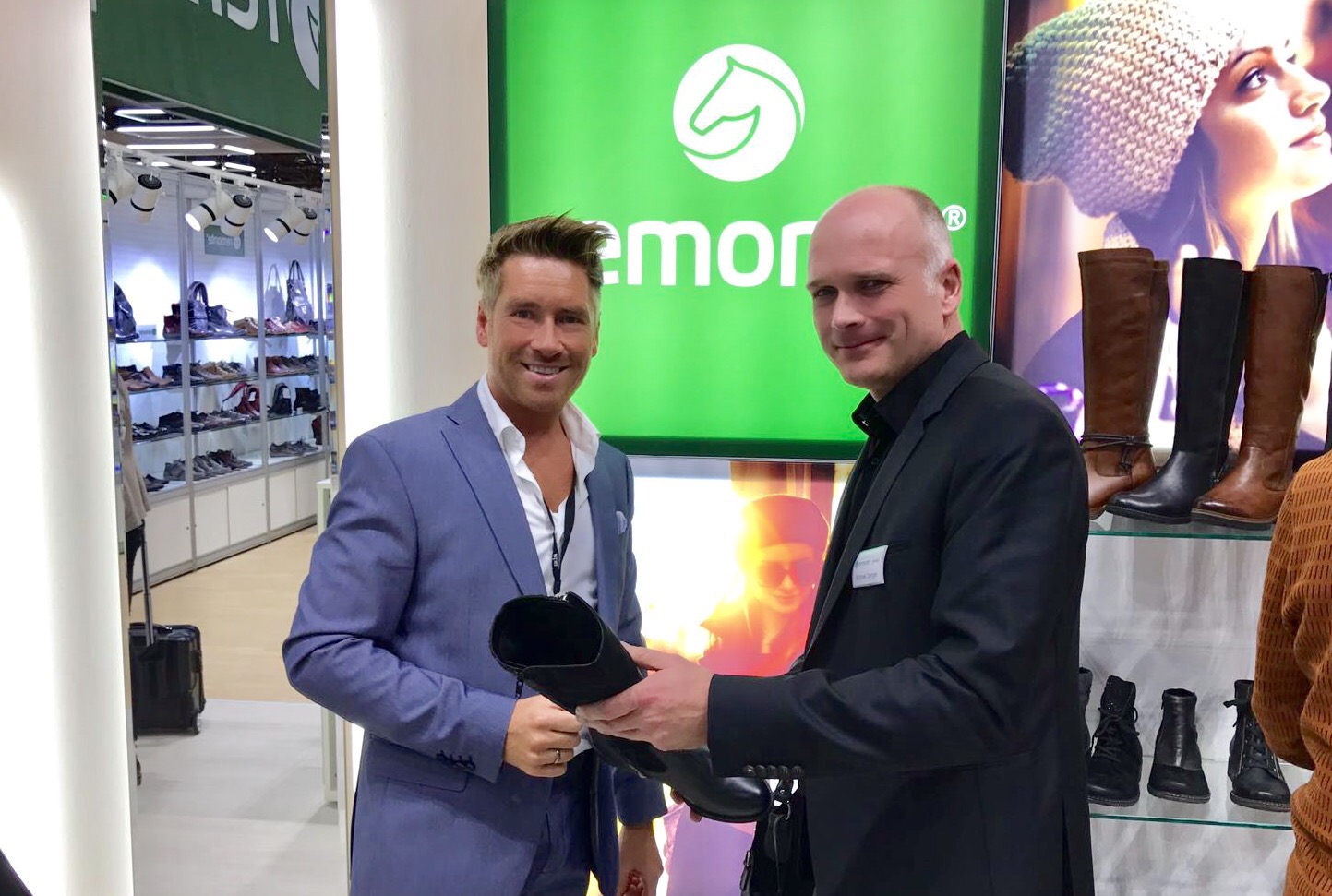 Verstehen sich sehr gut: schuhplus - Schuhe in Übergrößen - Chef Kay Zimmer und Michael Denger, Vertriebsleiter bei Romika Shoes