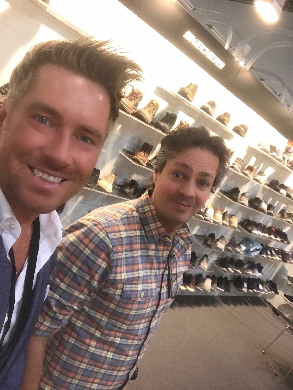Kay Zimmer von schuhplus mit Michael Tiedt von Skechers
