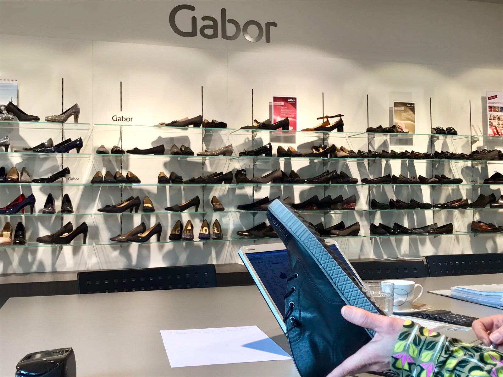 Kay Zimmer von schuhplus - Schuhe in Übergrößen - bei Gabor im Schuh Ordercenter SOC Hamburg