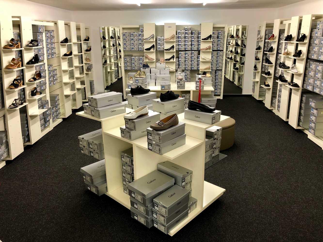 Fachgeschäft für große Schuhe, schuhplus aus Dörverden, erweitert Gabor Verkaufsfläche